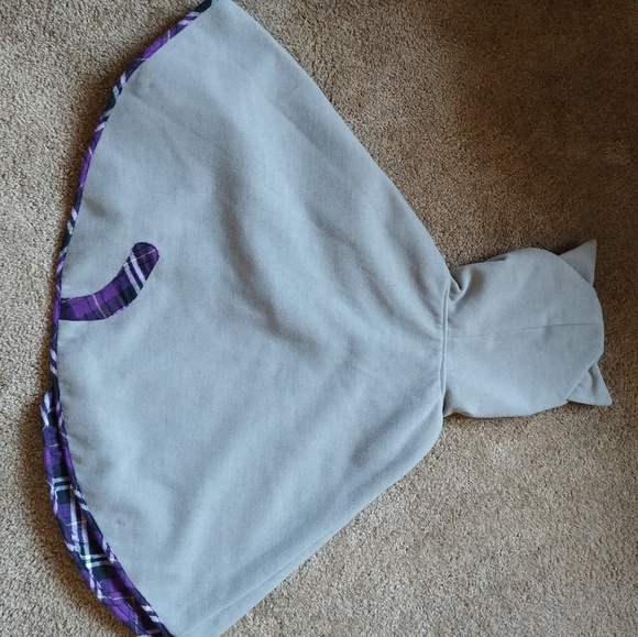 Cape with ears & 'tail' - Picture 2 of 2